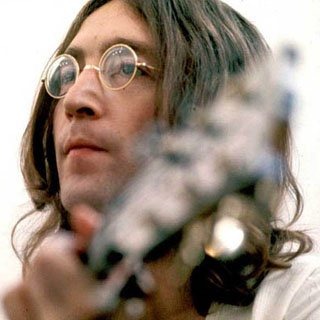 Поряд з музичною діяльністю в 1964-1965 роках Леннон пише і видає книги своїх віршів і прози