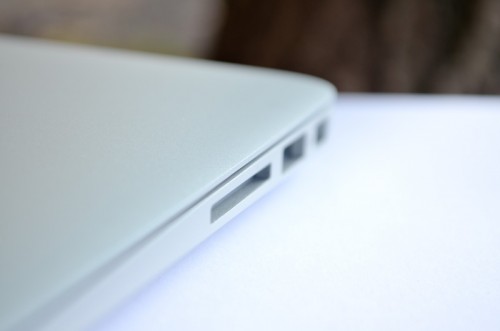 До речі, підтримка SDXC з'явилася лише в моделях MacBook Air поточного року